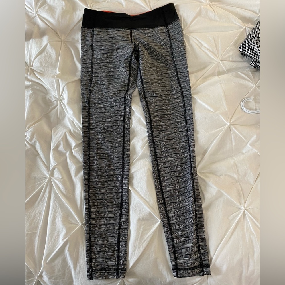 Lululemon Speed Tight II Textured Wave Black Silver Spoon Black Sz 8